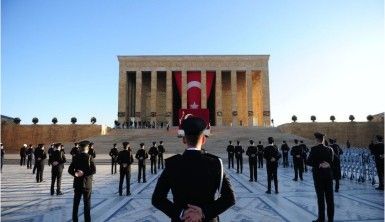 Devlet erkanı 10 Kasım'da Anıtkabir'i ziyaret etti