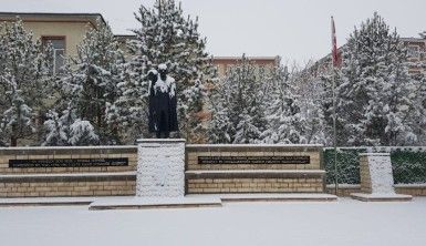 Aşkale beyaz gelinliğini giydi