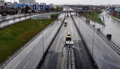 İstanbul'da boş kalan yollar havadan görüntülendi