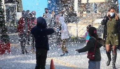 Bodrum'a lapa lapa kar yağdı