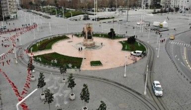 Taksim Meydanı turistlere kaldı