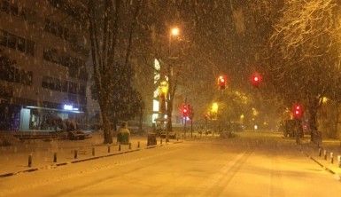 Bağdat Caddesi beyaza büründü