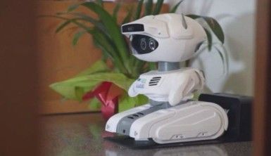 Barselona, yaşılar için robot bakıcıları deniyor