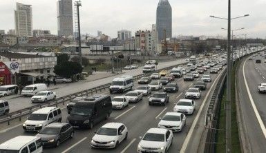 İstanbul'da kısıtlama sonrası trafik yoğunluğu