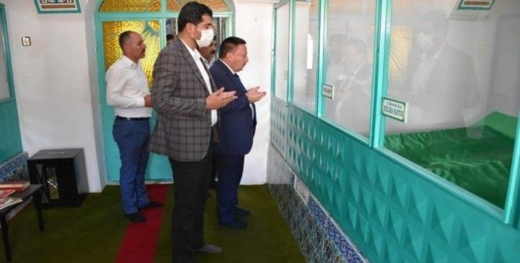 Osmanlı Padişahı 4.Murat'ın kızının kabrinin bulunduğu türbe ziyaretçi akınına uğruyor