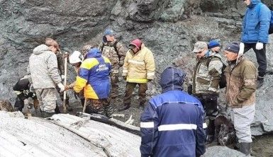 Rusya'da düşen uçaktaki 28 kişiden 19'unun cansız bedenine ulaşıldı