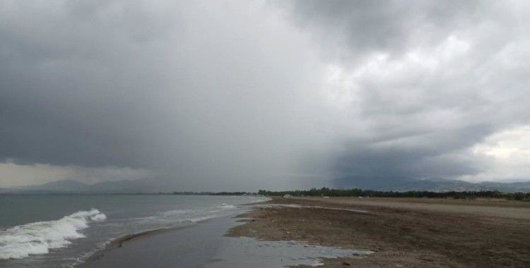 Lokal yağmurlar Karadeniz'i vuruyor