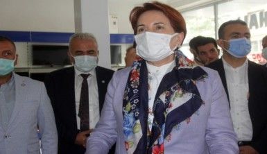 Meral Akşener'in kahvehane ziyaretinde gergin anlar