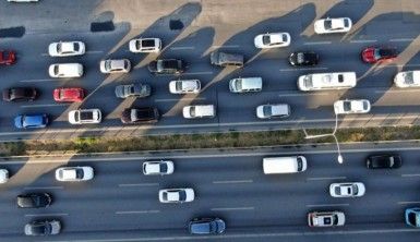 İstanbul'da trafik mesaisi başladı, yoğunluk yüzde 65'i gördü