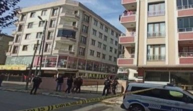 Beylikdüzü'nde kıskançlık krizine giren adam eşini öldürdü