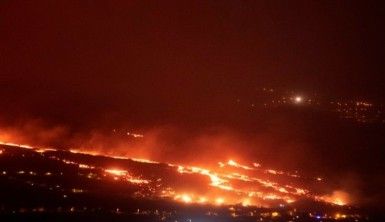 La Palma'daki yanardağda lav çıkışı hızlandı