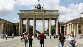 Almanya, Kovid-19 vaka artışlarını kontrol altına almaya çalışıyor