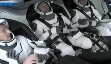 SpaceX uzaya 4 astronot gönderdi