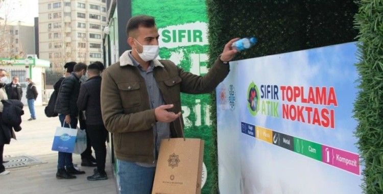 Konya'da 5 plastik veya cam şişe getirene Konyaspor maçı bileti verildi