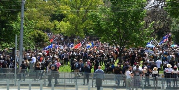 Avustralya'da Kovid-19 aşısı karşıtları gösteri yaptı