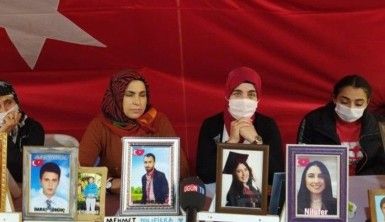 Evlat nöbetindeki anne: Kızımı kandırıp götürmeselerdi bugün öğretmendi