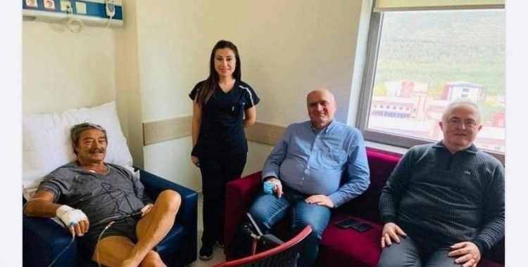 Beyin kanaması geçiren Kadir İnanır’dan ilk fotoğraf