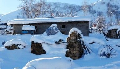 Kar tüm yurdu etkisi altına aldı