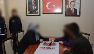 İkna çalışması sonucu teslim olan terörist annesiyle buluşturuldu