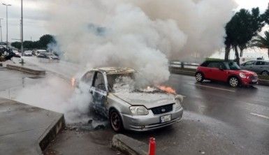 Otomobil alev aldı, baba ve minik kızı kendisini dışarı attı