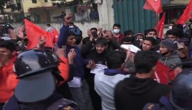 Petrol fiyatlarına yapılan zam protesto edildi