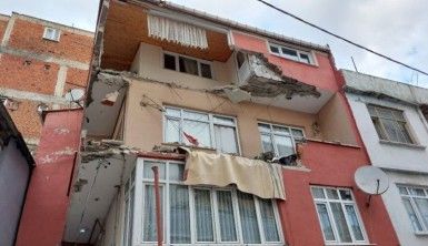 Deprem oldu sandık, 5 dakika öncesine kadar balkondaydık”