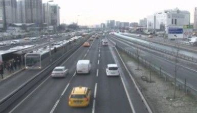 İstanbul'da trafik akıcı, toplu taşıma yoğun