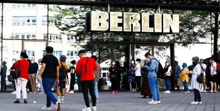 Almanya'da Kovid-19 salgınında karantina zorunluluğu 1 Mayıs'tan itibaren kaldırılacak