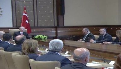 Cumhurbaşkanı Erdoğan: Kapalı mekanlardaki maske kullanma zorunluluğu tümüyle kaldırılmıştır