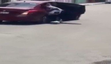 Seyir halindeki arabadan atlayarak kaçırılmaktan kurtuldu