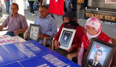 Muş'ta annelerin evlat nöbeti sürüyor