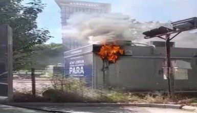 Bankamatik yangını kamerada