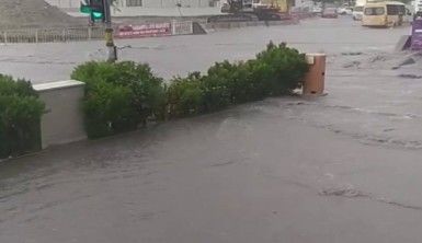 Esenyurt'ta dere taştı, boşaltılan evleri yine su bastı