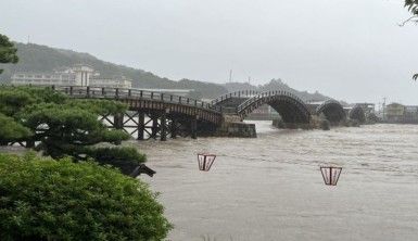 Japonya'daki Nanmadol Tayfunu'nda 1 kişi öldü