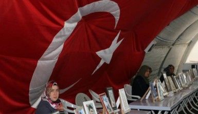 Terör mağduru aileler çocuklarının yolunu gözlüyor