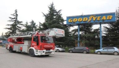 Sakarya'da lastik fabrikasında korkutan yangın