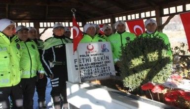 Şehit polis Fethi Sekin kabri başında anıldı