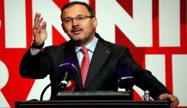 Bakan Kasapoğlu: "Türk futbol ekolünü, Türk futbolu oyun tarzını inşa etmeliyiz"