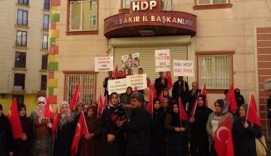 Evlat nöbeti tutan anne ve babalar Mustafa Akar'ın ölümü ile ilgili açıklama yaptı