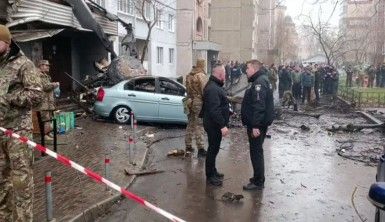 Ukrayna'da helikopter düştü, İçişleri Bakanı ve yardımcısı öldü