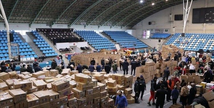 Deprem bölgesine yapılacak ayni yardımlar için AFAD il müdürlüklerine başvurulabilecek