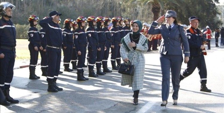 Türkiye'de arama kurtarma çalışmalarına katılan Cezayir ekibi ödüllendirildi