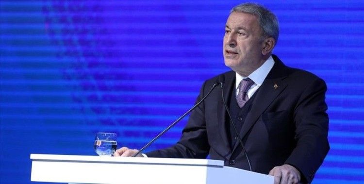 Bakan Akar, Danimarka'da Kur'an-ı Kerim ve Türk bayrağına saldırıyı lanetledi