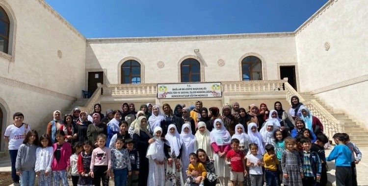 Bağlar Belediyesi'nin kurslarına katılan kadın ve çocuklar Kadir Gecesi'ni mevlit ve ilahilerle kutladı