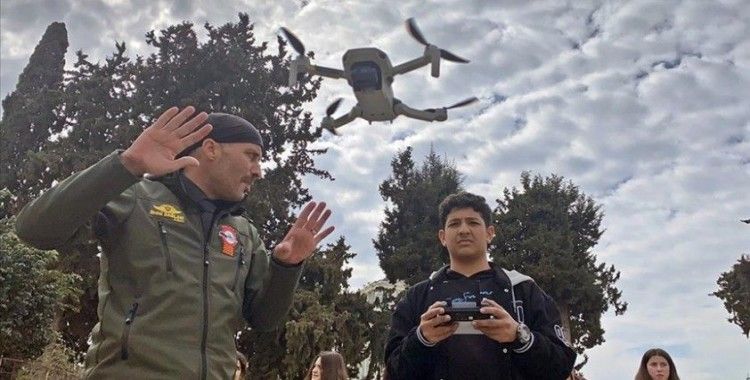 Depremzede 30 öğrenci ilk kez dron kullanmanın heyecanını yaşadı