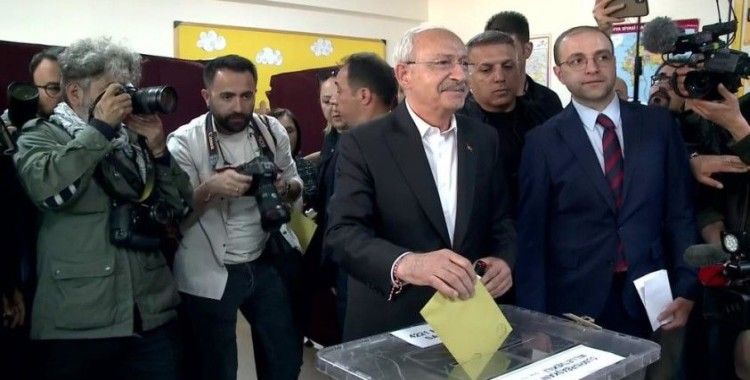 Cumhurbaşkanı adayı ve CHP Genel Başkanı Kılıçdaroğlu oyunu kullandı