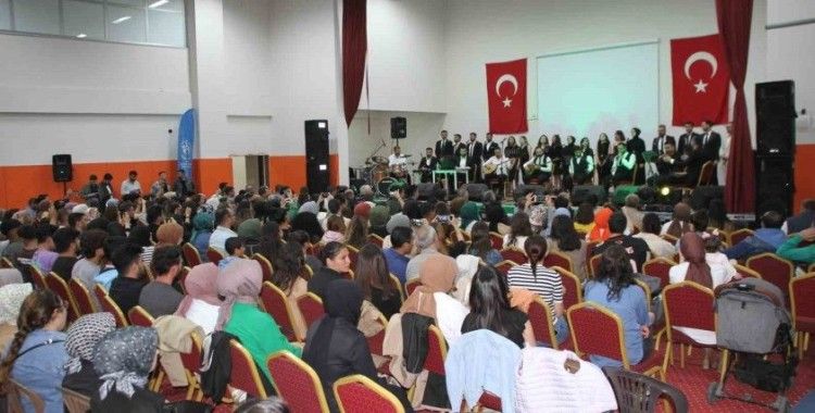 Bulanık Belediyesi, vatandaşlara müzik şöleni yaşattı
