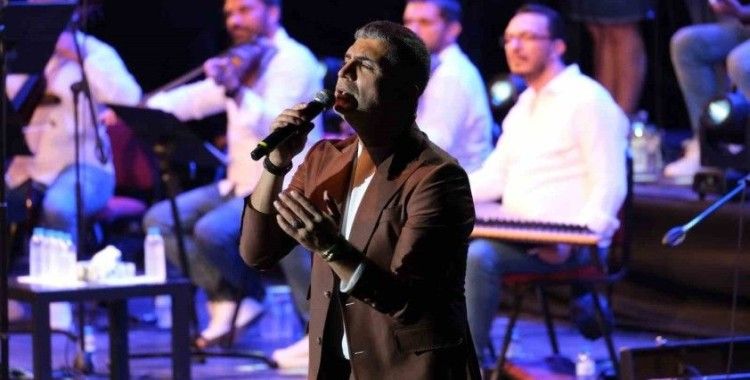 Uluslararası Bursa Festivali’nde Özcan Deniz coşkusu
