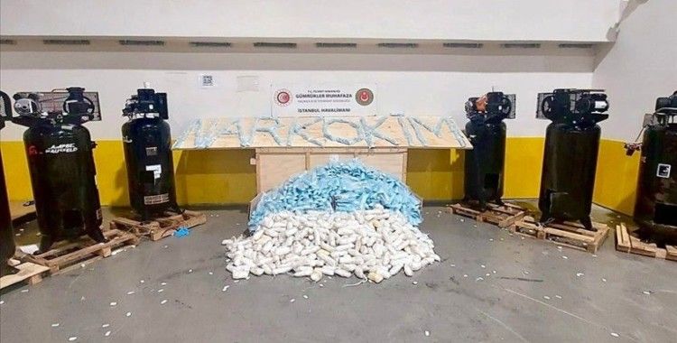 Bakan Bolat, İstanbul Havalimanı'nda 427 kilogram uyuşturucu maddeye el konulduğunu bildirdi