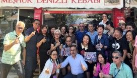 Denizli kebabını elle yiyen turistlerden gülümseten yorumlar
